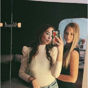 Meet your Posher, Caroline